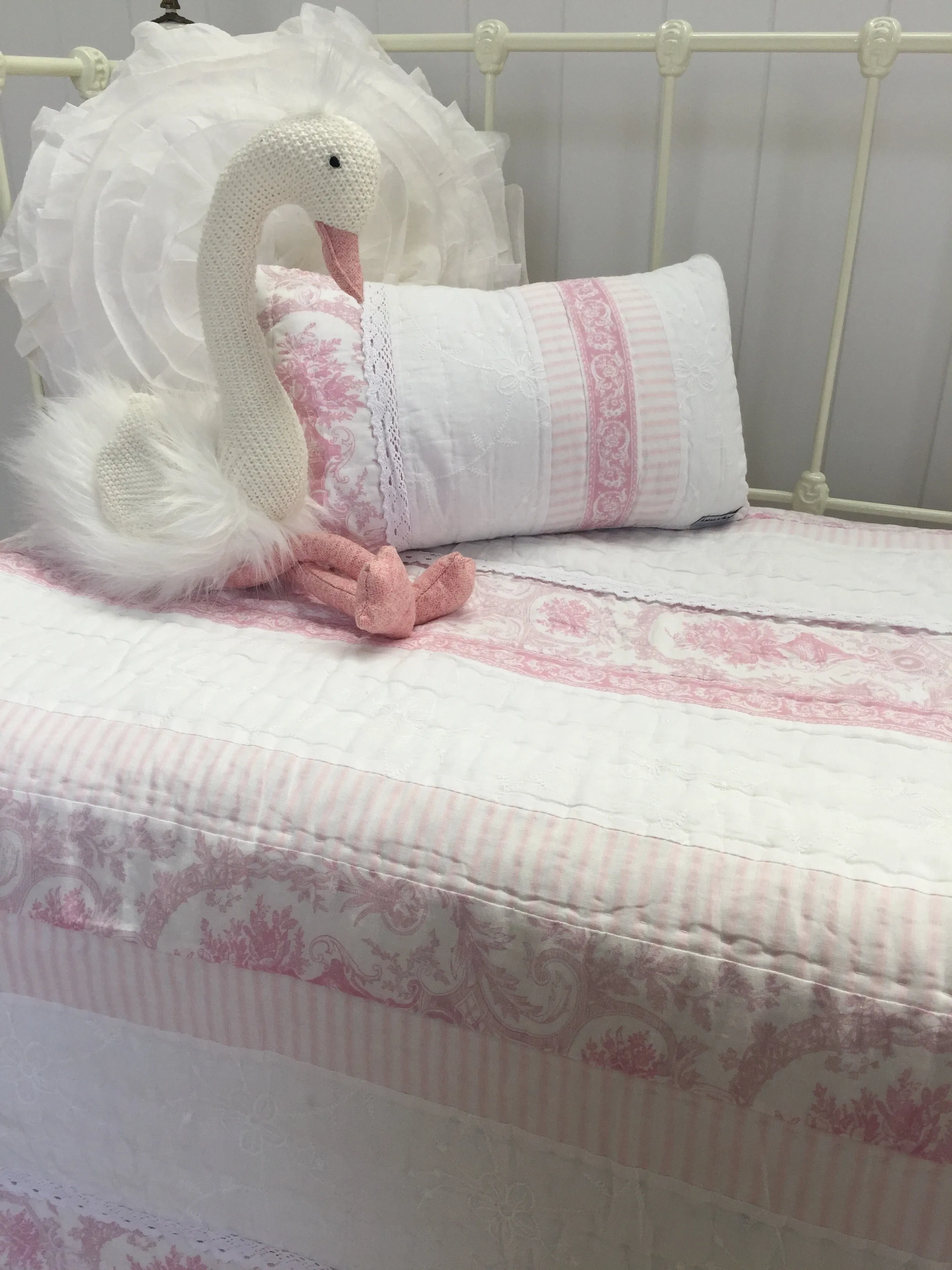 Juliet Pink Cot Quilt Nursery Bed Linen Bedding