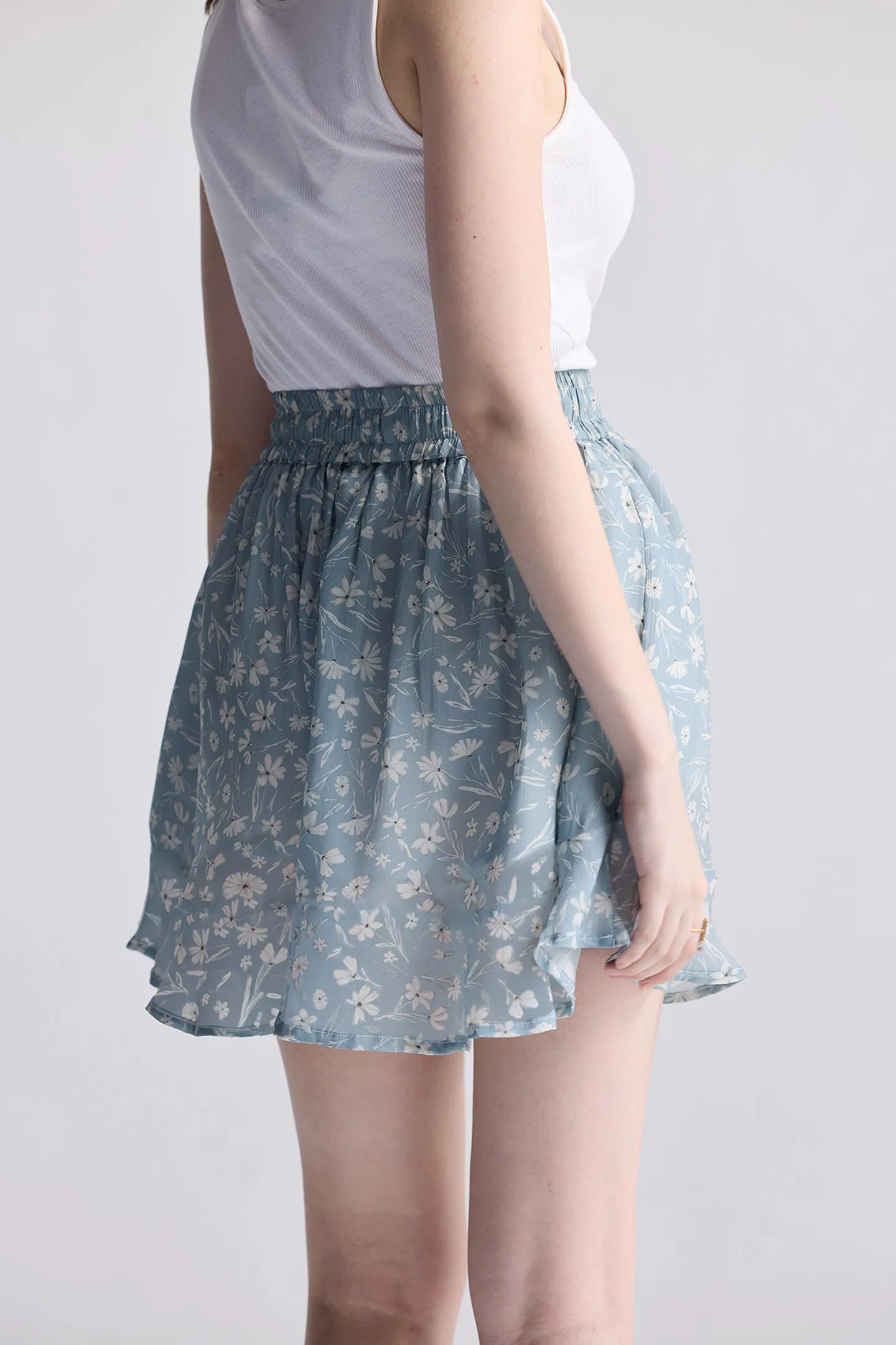 Reistor Drawstring Short Skirt in Light Blue Florals | NEW COLLECTION