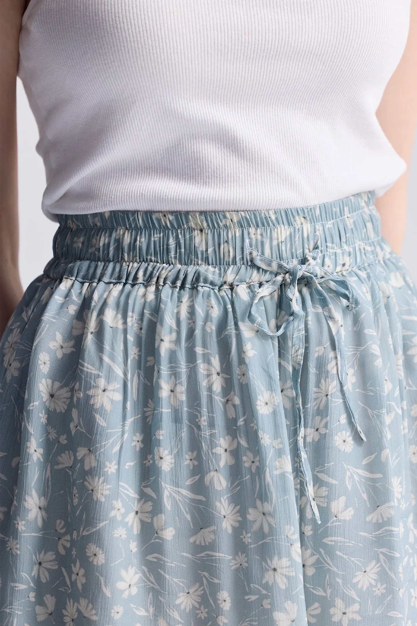 Reistor Drawstring Short Skirt in Light Blue Florals | NEW COLLECTION